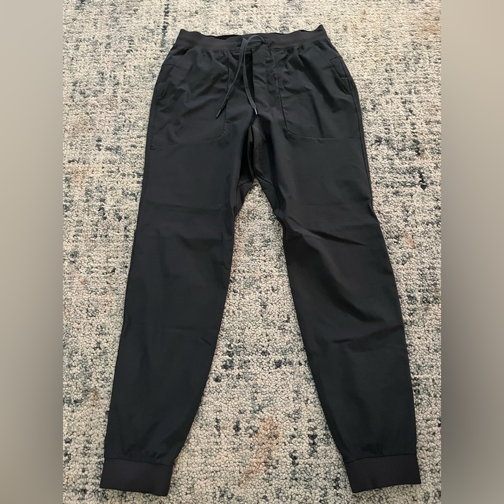 Mens Lululemon jogger. Large